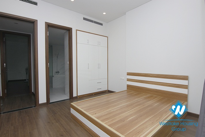 A nice 3 bedroom apartment for rent in Sun Grand City Luong Yen
